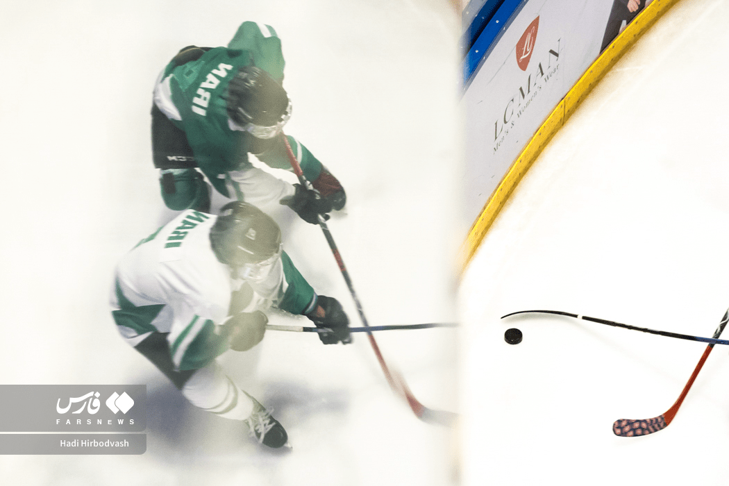 گزارش تصویری از لیگ هاکی روی یخ در ایرانمال