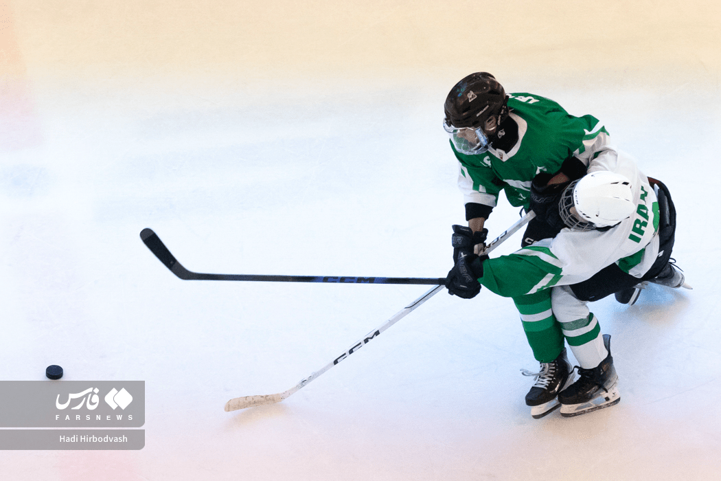 گزارش تصویری از لیگ هاکی روی یخ در ایرانمال