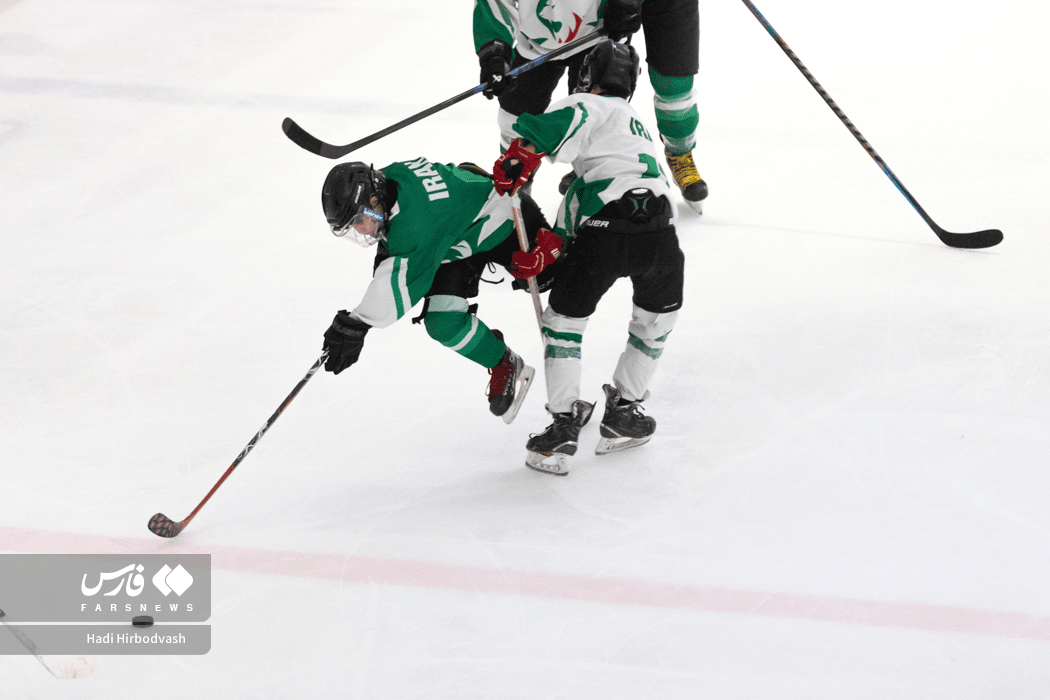 گزارش تصویری از لیگ هاکی روی یخ در ایرانمال